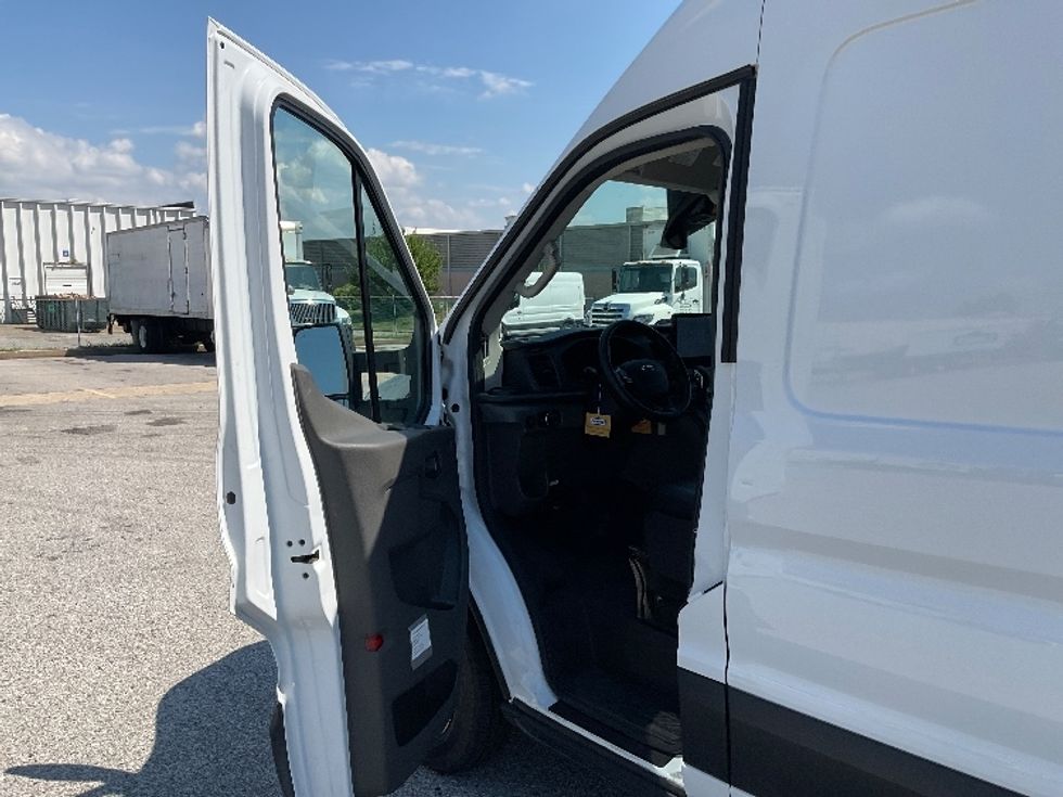 Cargo Van (Panel Van)-Light and Medium Duty Trucks-Ford-2022-Transit 350-Moberly-MO-33,117\n\t\tmiles-$ 49,000 - Image 16