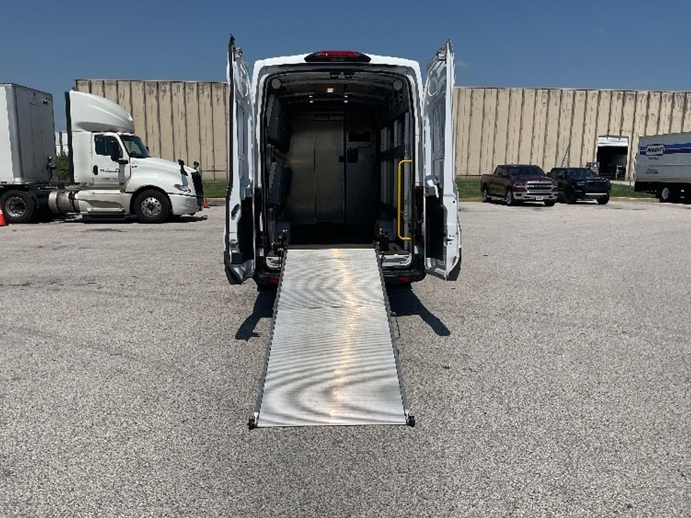 Cargo Van (Panel Van)-Light and Medium Duty Trucks-Ford-2022-Transit 350-Moberly-MO-33,117\n\t\tmiles-$ 49,000 - Image 9