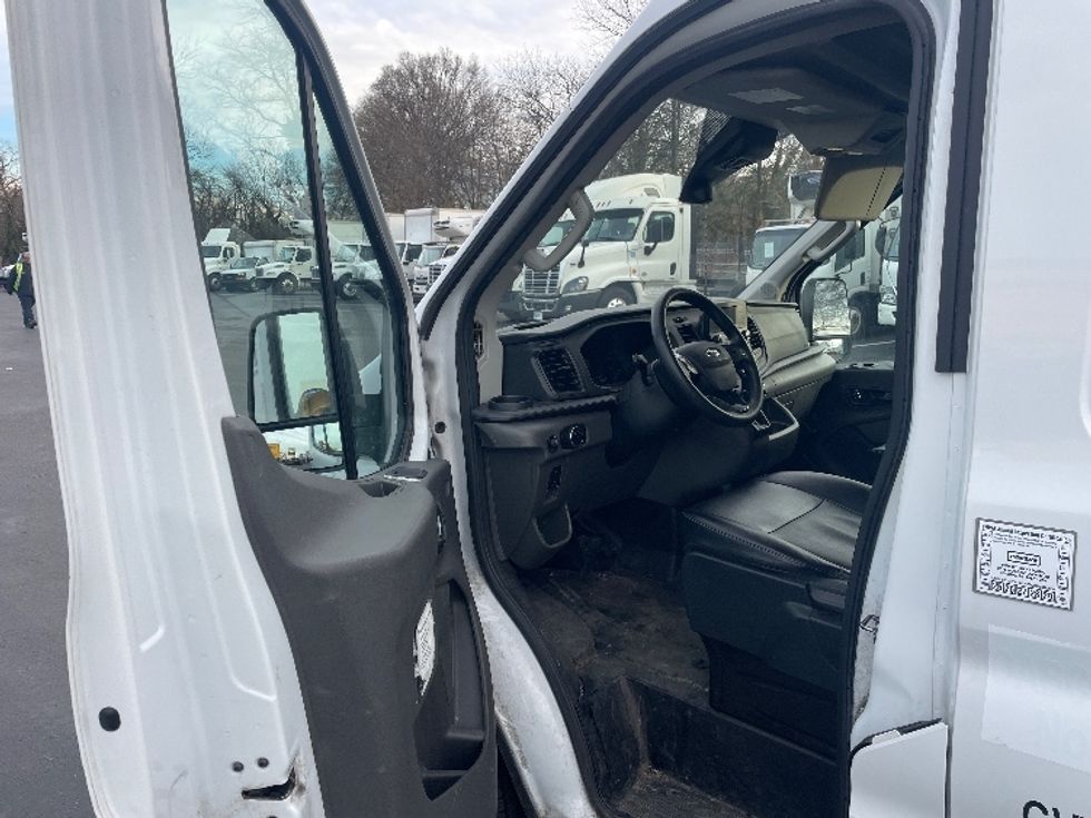 Cargo Van (Panel Van)-Light and Medium Duty Trucks-Ford-2022-Transit 350-Pennsauken-NJ-103,599\n\t\tmiles-$ 35,250 - Image 16