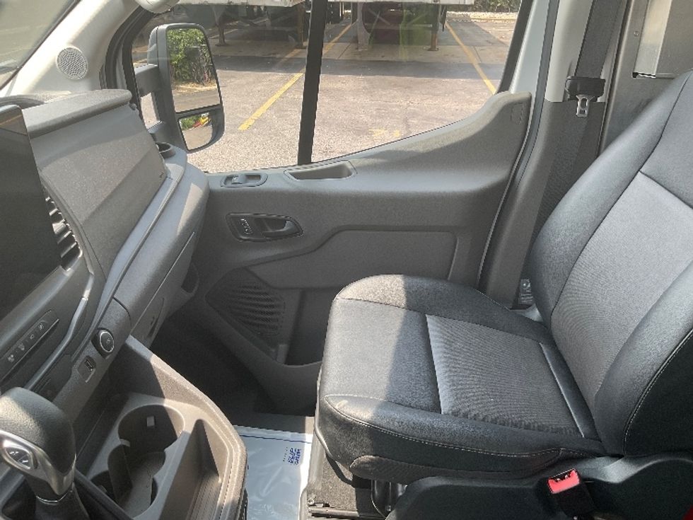 Cargo Van (Panel Van)-Light and Medium Duty Trucks-Ford-2022-Transit 350-Plymouth-MI-22,251\n\t\tmiles-$ 48,000 - Image 19