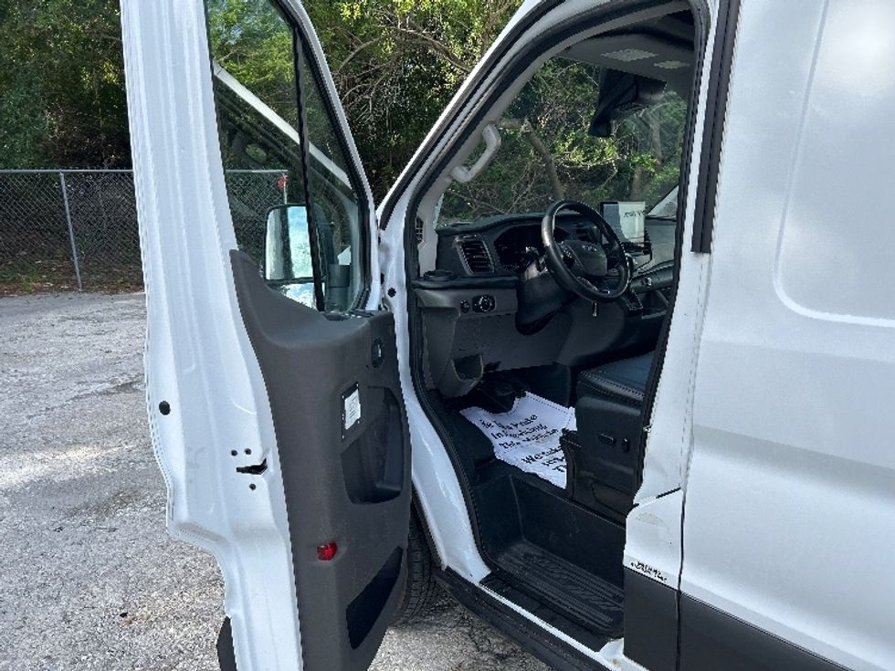 Cargo Van (Panel Van)-Light and Medium Duty Trucks-Ford-2022-Transit 350-Tampa-FL-103,236\n\t\tmiles-$ 39,500 - Image 15