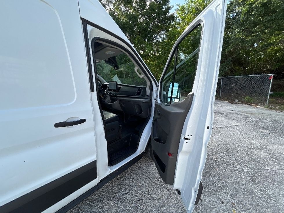 Cargo Van (Panel Van)-Light and Medium Duty Trucks-Ford-2022-Transit 350-Tampa-FL-103,236\n\t\tmiles-$ 39,500 - Image 19