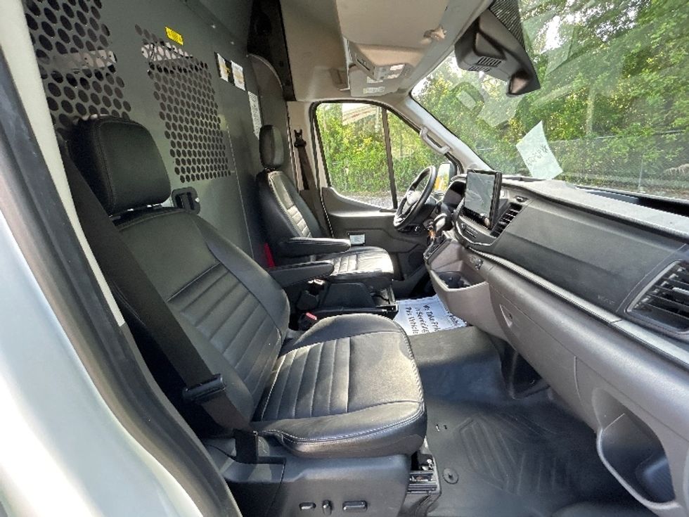 Cargo Van (Panel Van)-Light and Medium Duty Trucks-Ford-2022-Transit 350-Tampa-FL-103,236\n\t\tmiles-$ 39,500 - Image 21