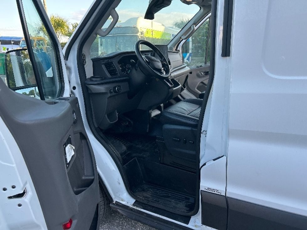 Cargo Van (Panel Van)-Light and Medium Duty Trucks-Ford-2022-Transit 350-Tampa-FL-108,813\n\t\tmiles-$ 37,000 - Image 16