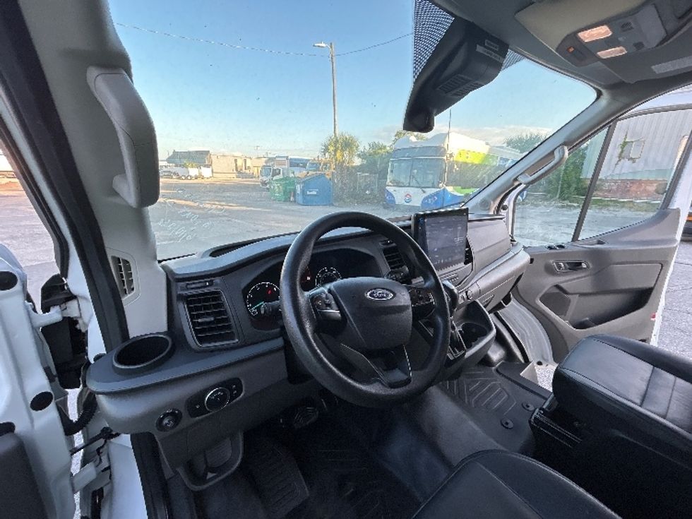 Cargo Van (Panel Van)-Light and Medium Duty Trucks-Ford-2022-Transit 350-Tampa-FL-108,813\n\t\tmiles-$ 37,000 - Image 17
