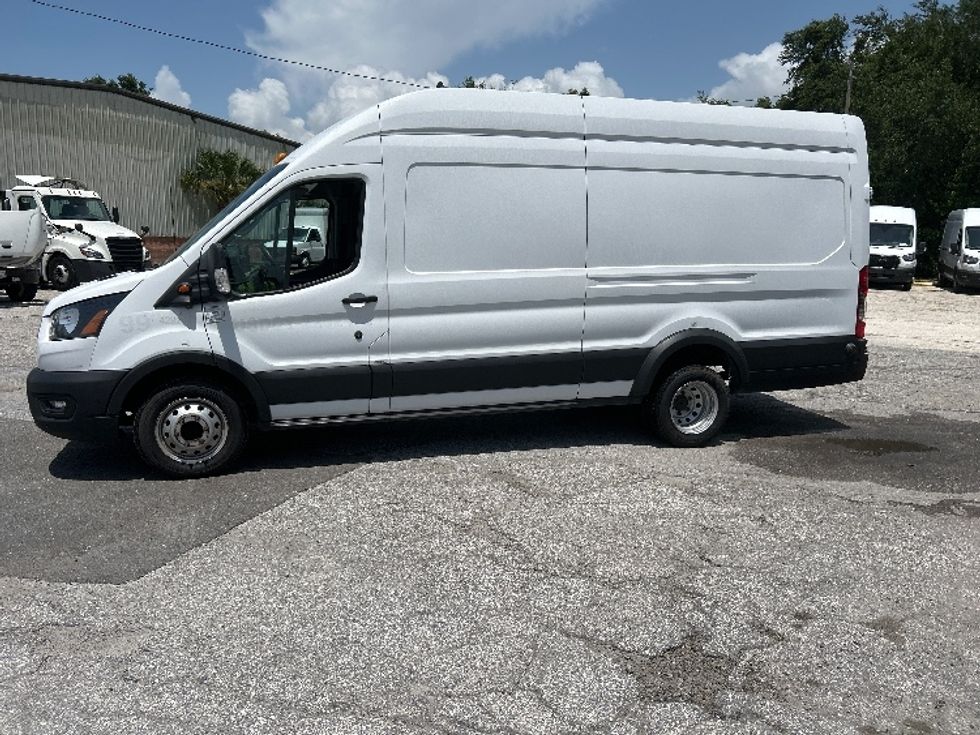 Cargo Van (Panel Van)-Light and Medium Duty Trucks-Ford-2022-Transit 350-Tampa-FL-108,813\n\t\tmiles-$ 37,000 - Image 4