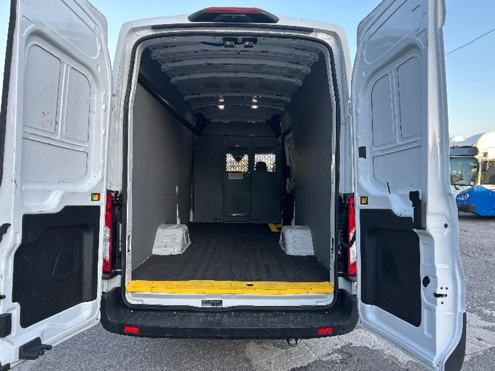 Cargo Van (Panel Van)-Light and Medium Duty Trucks-Ford-2022-Transit 350-Tampa-FL-108,813\n\t\tmiles-$ 37,000 - Image 8