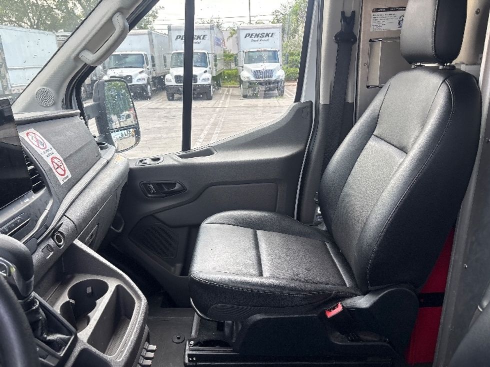 Cargo Van (Panel Van)-Light and Medium Duty Trucks-Ford-2022-Transit 350-Tampa-FL-37,993\n\t\tmiles-$ 41,250 - Image 14