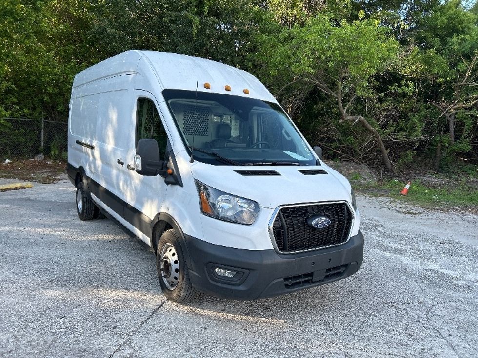 Cargo Van (Panel Van)-Light and Medium Duty Trucks-Ford-2022-Transit 350-Tampa-FL-99,208\n\t\tmiles-$ 40,000 - Image 1