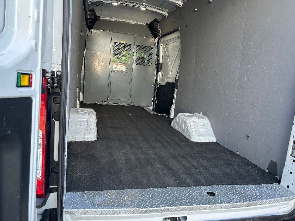 Cargo Van (Panel Van)-Light and Medium Duty Trucks-Ford-2022-Transit 350-Tampa-FL-99,208\n\t\tmiles-$ 40,000 - Image 10