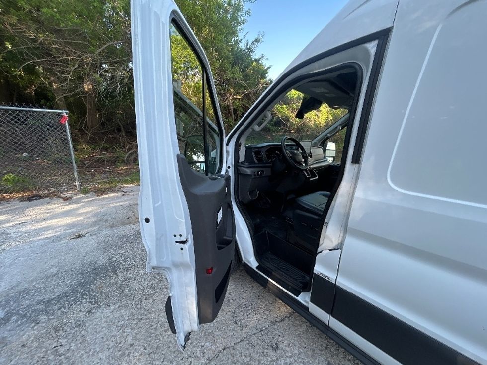 Cargo Van (Panel Van)-Light and Medium Duty Trucks-Ford-2022-Transit 350-Tampa-FL-99,208\n\t\tmiles-$ 40,000 - Image 15