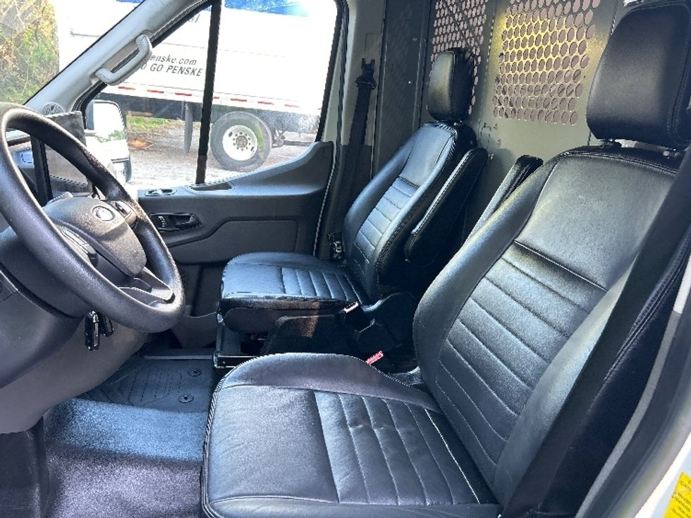 Cargo Van (Panel Van)-Light and Medium Duty Trucks-Ford-2022-Transit 350-Tampa-FL-99,208\n\t\tmiles-$ 40,000 - Image 18