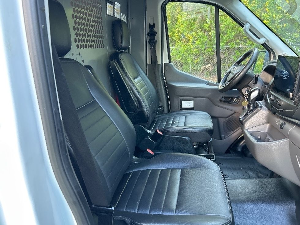 Cargo Van (Panel Van)-Light and Medium Duty Trucks-Ford-2022-Transit 350-Tampa-FL-99,208\n\t\tmiles-$ 40,000 - Image 21