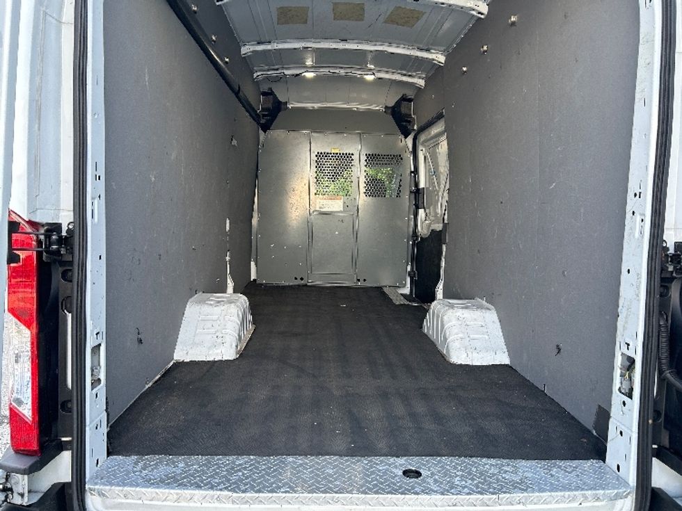 Cargo Van (Panel Van)-Light and Medium Duty Trucks-Ford-2022-Transit 350-Tampa-FL-99,208\n\t\tmiles-$ 40,000 - Image 9