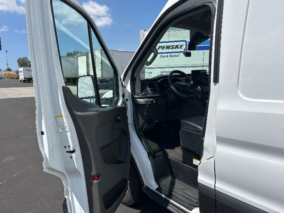 Cargo Van (Panel Van)-Light and Medium Duty Trucks-Ford-2022-Transit 350-Torrance-CA-27,995\n\t\tmiles-$ 49,000 - Image 14