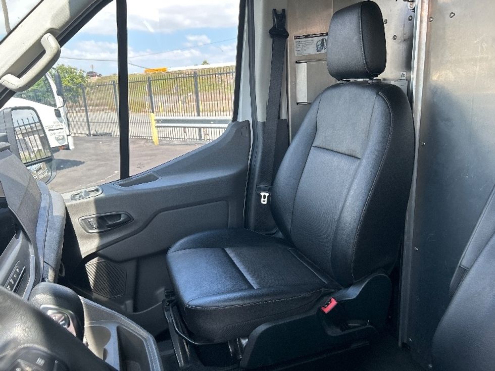 Cargo Van (Panel Van)-Light and Medium Duty Trucks-Ford-2022-Transit 350-Torrance-CA-27,995\n\t\tmiles-$ 49,000 - Image 17