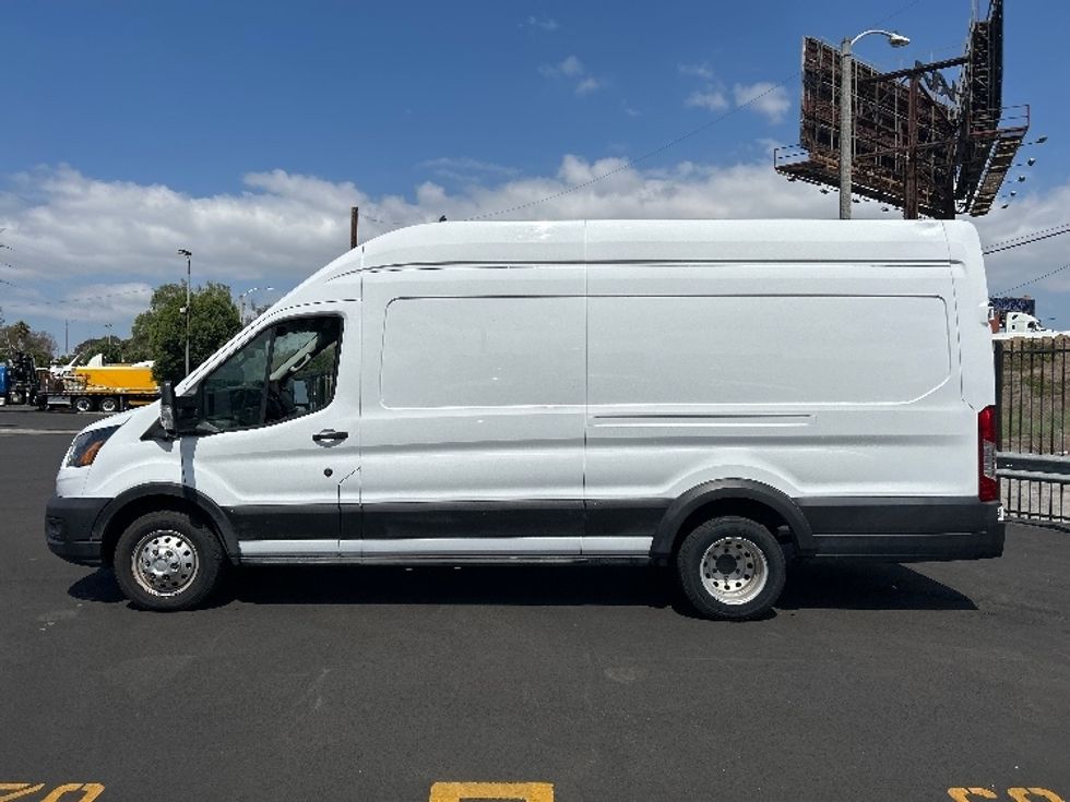 Cargo Van (Panel Van)-Light and Medium Duty Trucks-Ford-2022-Transit 350-Torrance-CA-27,995\n\t\tmiles-$ 49,000 - Image 4