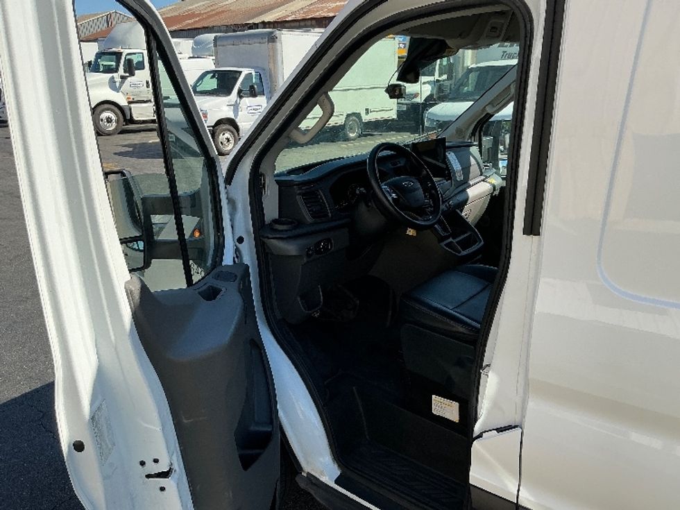 Cargo Van (Panel Van)-Light and Medium Duty Trucks-Ford-2022-Transit 350-Torrance-CA-54,039\n\t\tmiles-$ 44,000 - Image 16