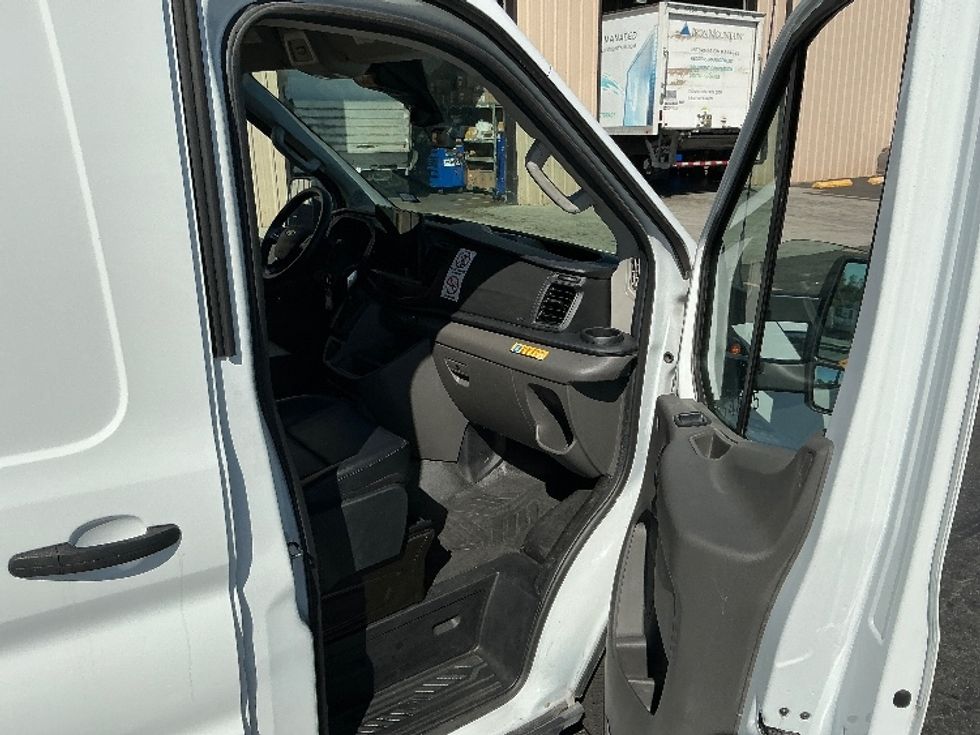 Cargo Van (Panel Van)-Light and Medium Duty Trucks-Ford-2022-Transit 350-Torrance-CA-54,039\n\t\tmiles-$ 44,000 - Image 20