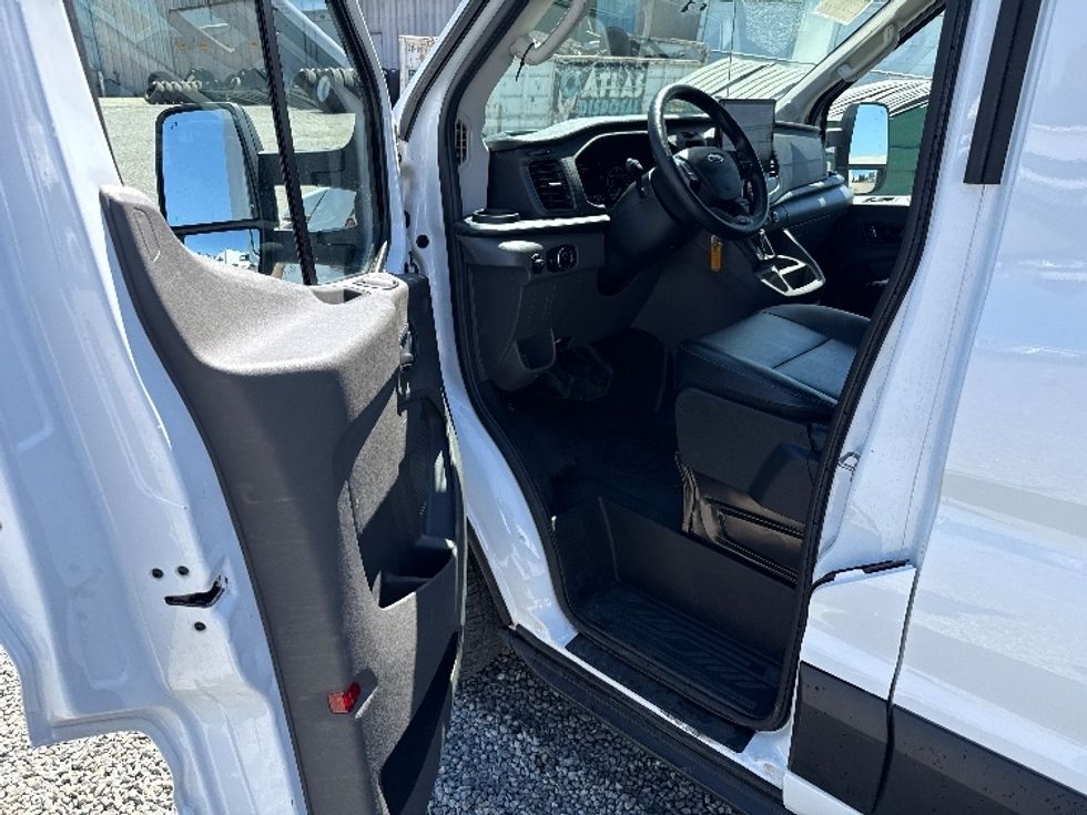 Cargo Van (Panel Van)-Light and Medium Duty Trucks-Ford-2022-Transit 350-West Sacramento-CA-42,003\n\t\tmiles-$ 44,750 - Image 15