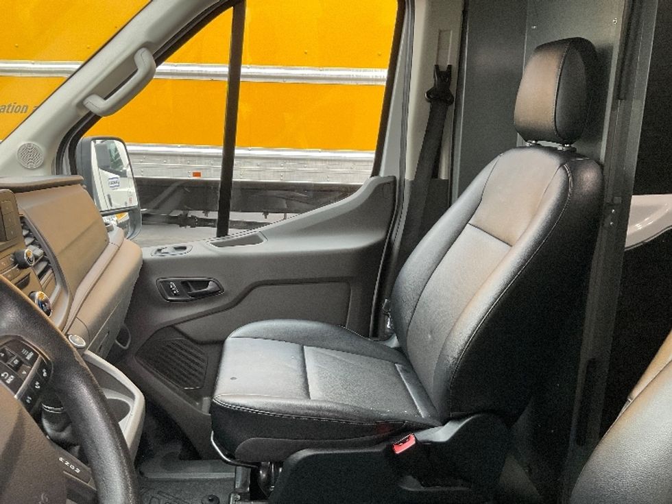 Cargo Van (Panel Van)-Light and Medium Duty Trucks-Ford-2023-Transit 250-Alexandria-VA-44,055\n\t\tmiles-$ 35,750 - Image 19