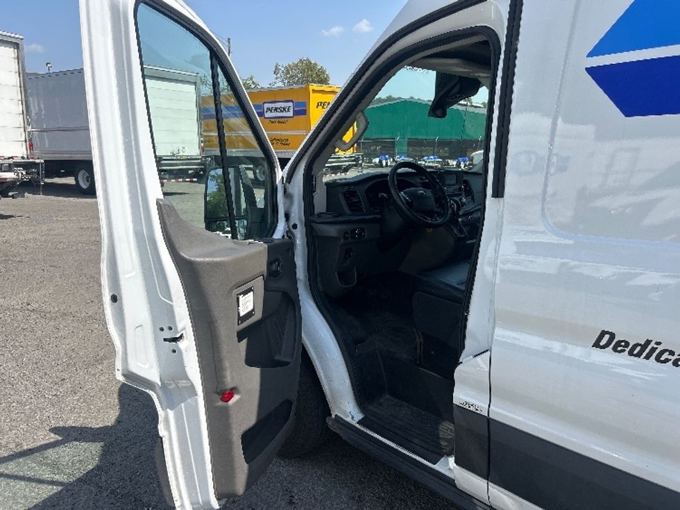 Cargo Van (Panel Van)-Light and Medium Duty Trucks-Ford-2023-Transit 250-Alexandria-VA-63,279\n\t\tmiles-$ 42,500 - Image 16