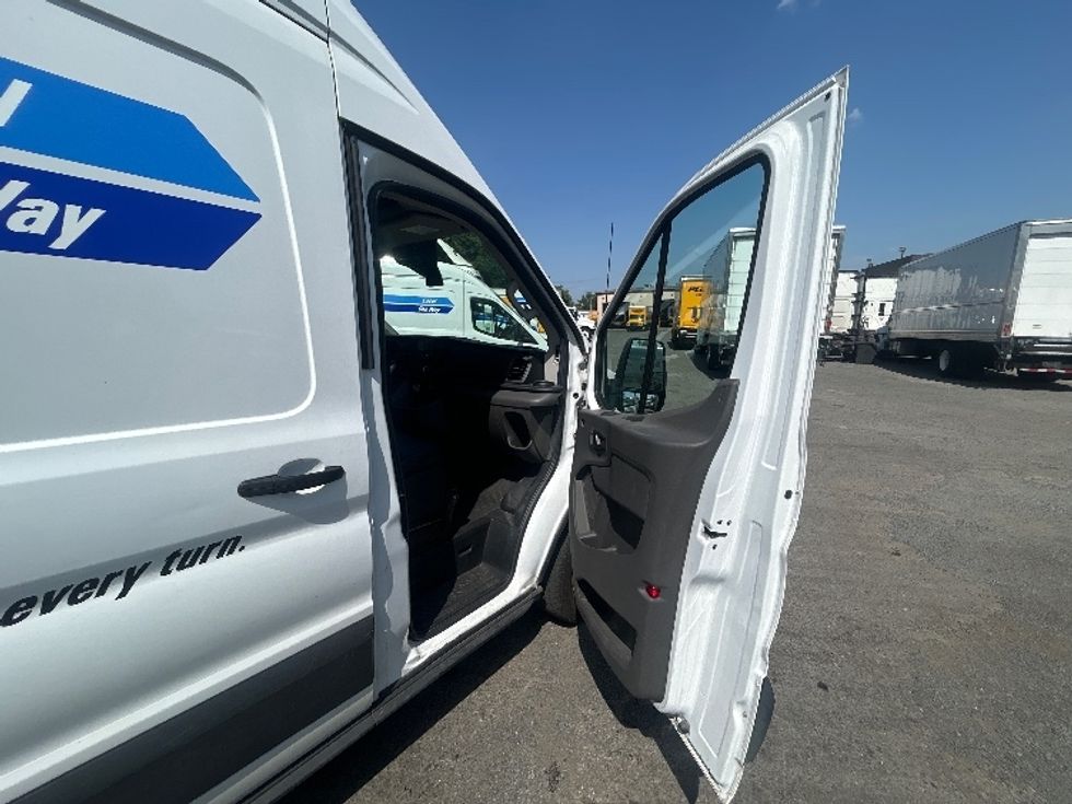 Cargo Van (Panel Van)-Light and Medium Duty Trucks-Ford-2023-Transit 250-Alexandria-VA-63,279\n\t\tmiles-$ 42,500 - Image 20