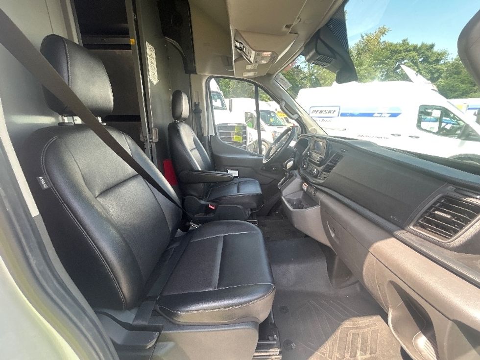 Cargo Van (Panel Van)-Light and Medium Duty Trucks-Ford-2023-Transit 250-Alexandria-VA-63,279\n\t\tmiles-$ 42,500 - Image 22