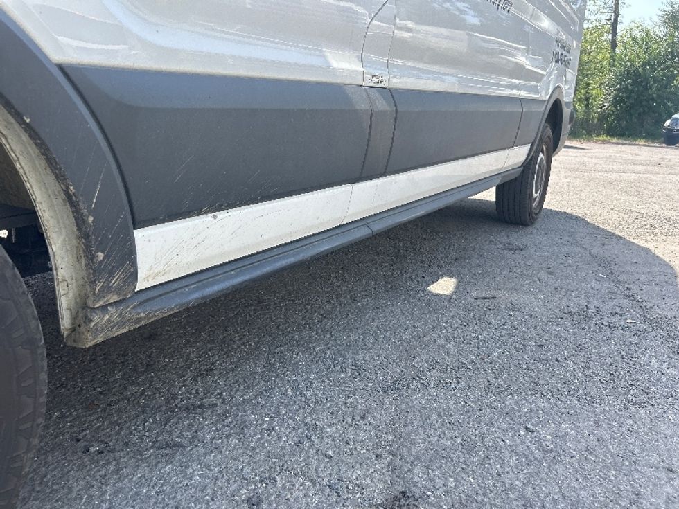 Cargo Van (Panel Van)-Light and Medium Duty Trucks-Ford-2023-Transit 250-Alexandria-VA-63,279\n\t\tmiles-$ 42,500 - Image 5
