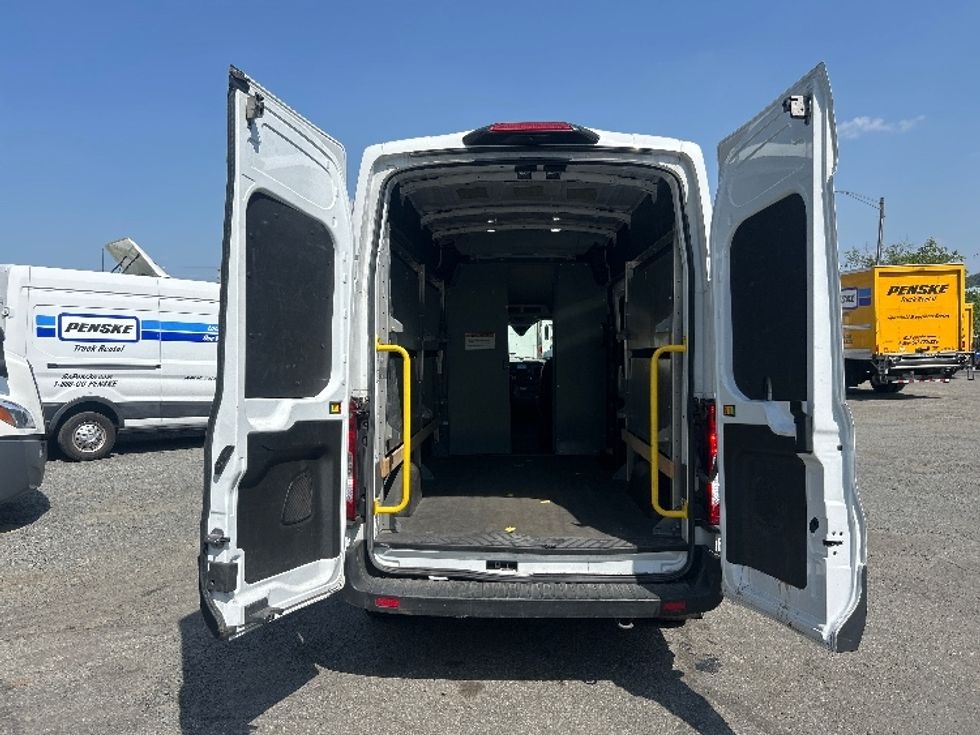 Cargo Van (Panel Van)-Light and Medium Duty Trucks-Ford-2023-Transit 250-Alexandria-VA-63,279\n\t\tmiles-$ 42,500 - Image 9