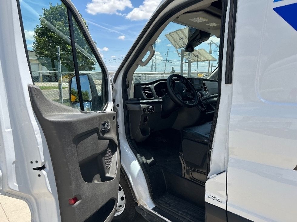 Cargo Van (Panel Van)-Light and Medium Duty Trucks-Ford-2023-Transit 250-Amarillo-TX-71,120\n\t\tmiles-$ 42,250 - Image 16
