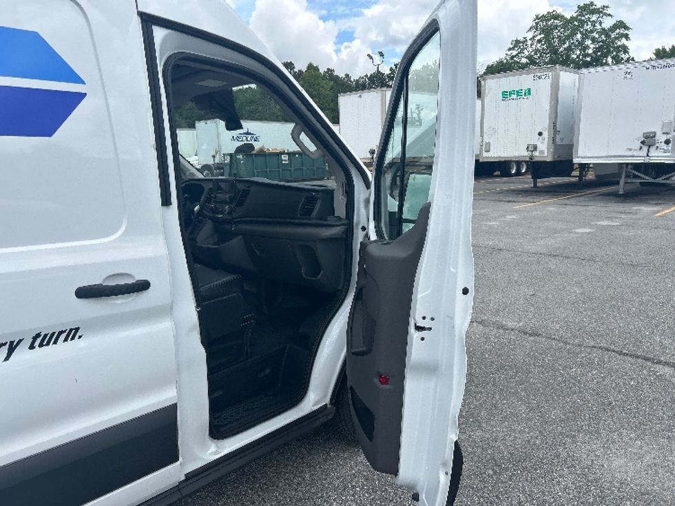 Cargo Van (Panel Van)-Light and Medium Duty Trucks-Ford-2023-Transit 250-Atlanta (Forest Park)-GA-41,522\n\t\tmiles-$ 52,750 - Image 20