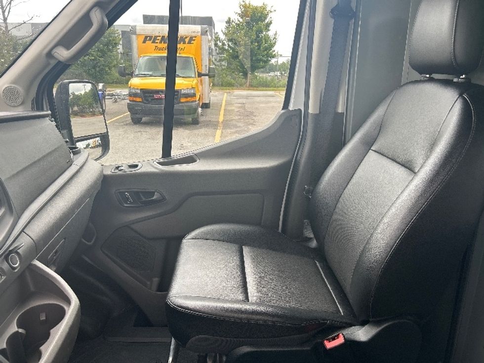 Cargo Van (Panel Van)-Light and Medium Duty Trucks-Ford-2023-Transit 250-Atlanta (Forest Park)-GA-41,522\n\t\tmiles-$ 52,750 - Image 19