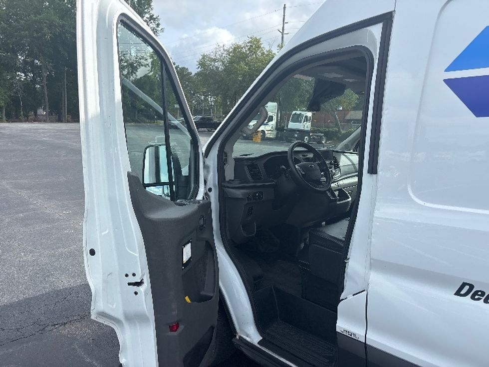Cargo Van (Panel Van)-Light and Medium Duty Trucks-Ford-2023-Transit 250-Atlanta-GA-110,406\n\t\tmiles-$ 36,250 - Image 13