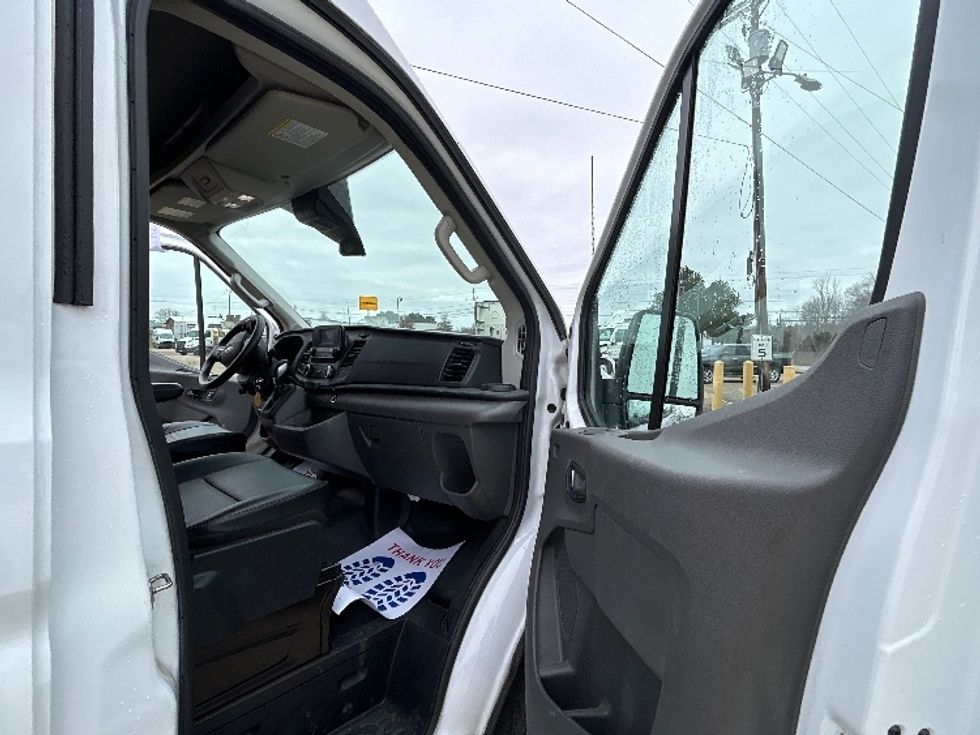 Cargo Van (Panel Van)-Light and Medium Duty Trucks-Ford-2023-Transit 250-Belden-MS-69,862\n\t\tmiles-$ 49,250 - Image 19