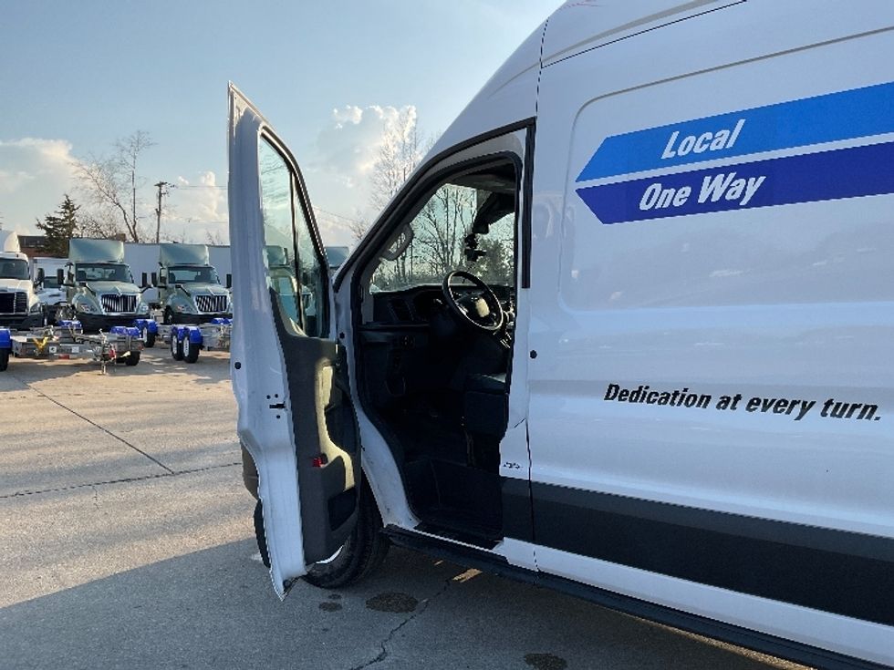 Cargo Van (Panel Van)-Light and Medium Duty Trucks-Ford-2023-Transit 250-Bloomington-IN-36,279\n\t\tmiles-$ 44,500 - Image 15