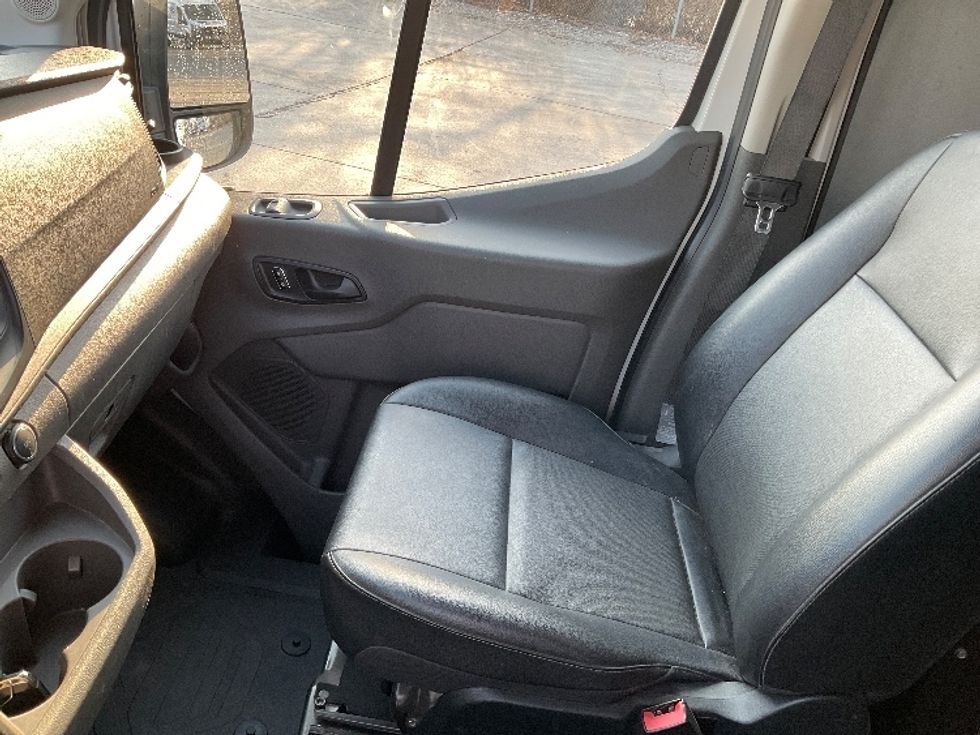 Cargo Van (Panel Van)-Light and Medium Duty Trucks-Ford-2023-Transit 250-Bloomington-IN-36,279\n\t\tmiles-$ 44,500 - Image 18