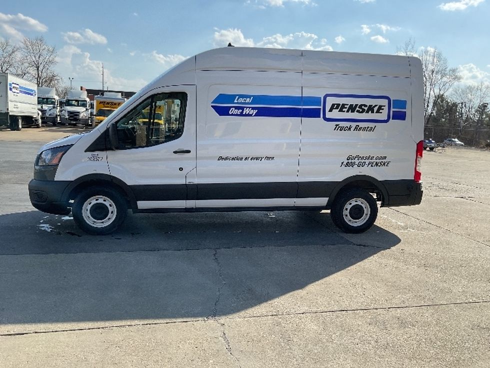 Cargo Van (Panel Van)-Light and Medium Duty Trucks-Ford-2023-Transit 250-Bloomington-IN-64,236\n\t\tmiles-$ 42,500 - Image 4