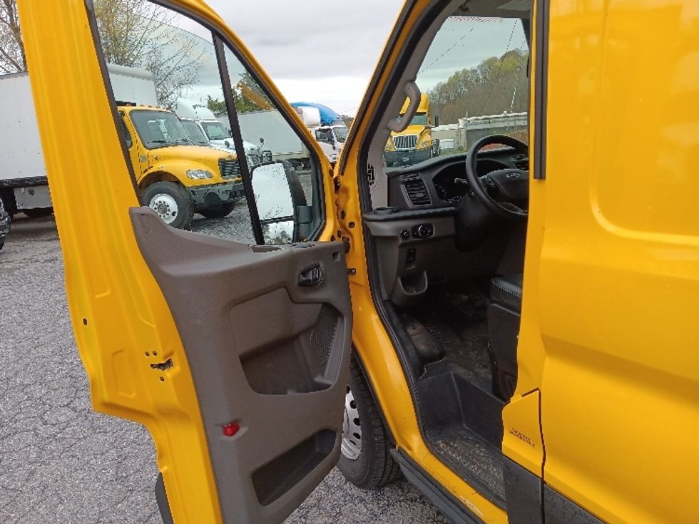Cargo Van (Panel Van)-Light and Medium Duty Trucks-Ford-2023-Transit 250-Blountville-TN-61,335\n\t\tmiles-$ 45,250 - Image 16