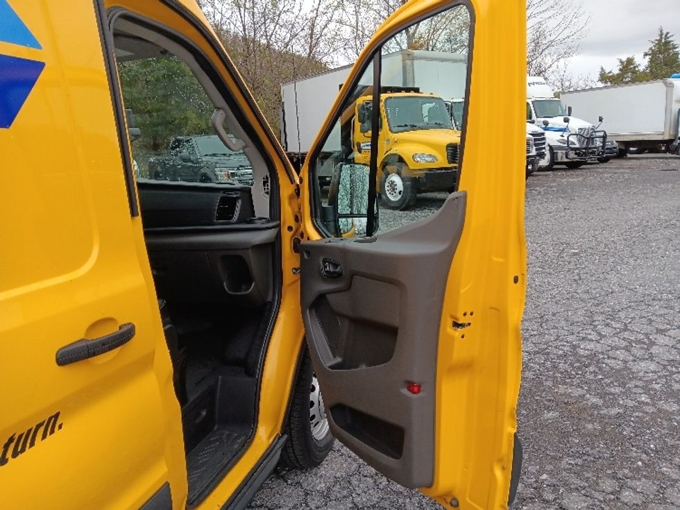 Cargo Van (Panel Van)-Light and Medium Duty Trucks-Ford-2023-Transit 250-Blountville-TN-61,335\n\t\tmiles-$ 45,250 - Image 20