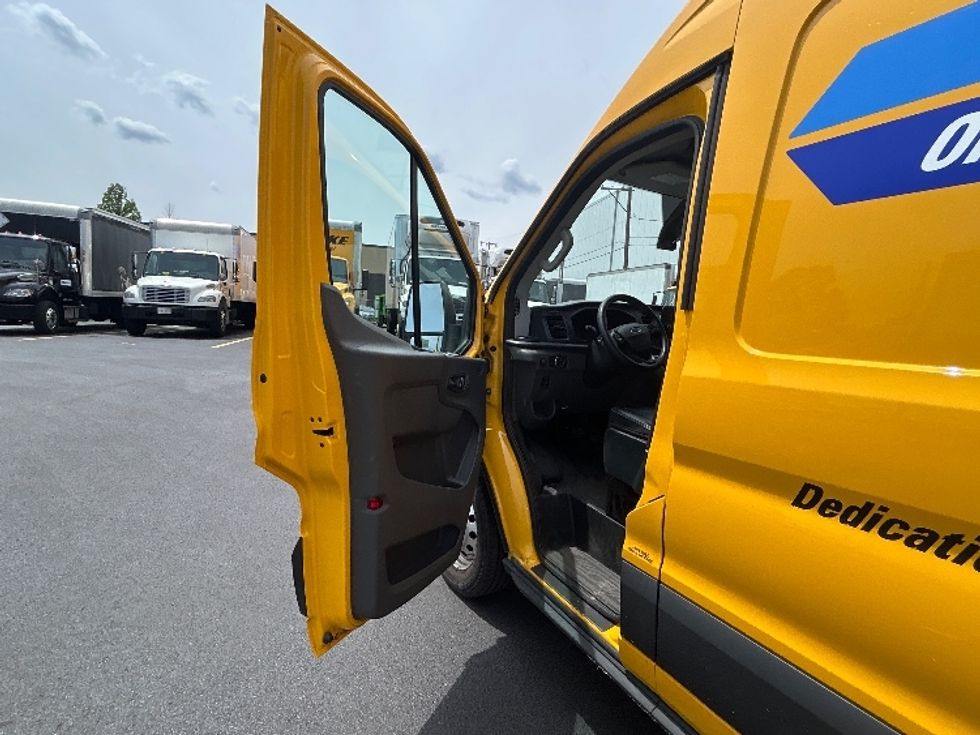 Cargo Van (Panel Van)-Light and Medium Duty Trucks-Ford-2023-Transit 250-Braintree-MA-80,382\n\t\tmiles-$ 42,250 - Image 15