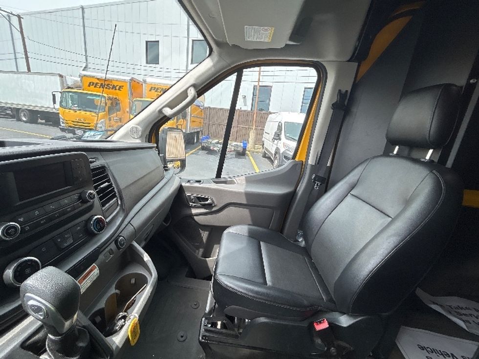 Cargo Van (Panel Van)-Light and Medium Duty Trucks-Ford-2023-Transit 250-Braintree-MA-80,382\n\t\tmiles-$ 42,250 - Image 18