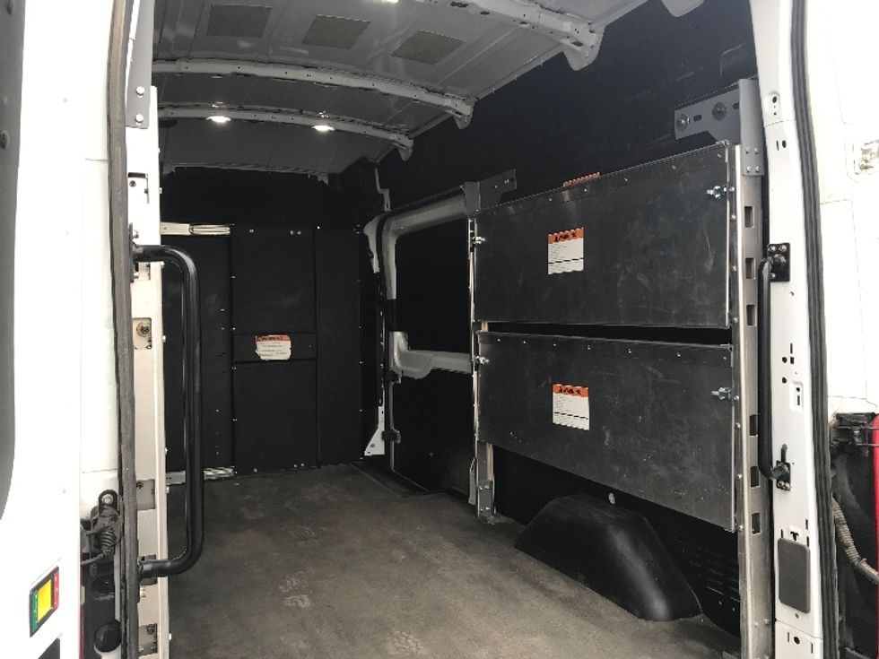 Cargo Van (Panel Van)-Light and Medium Duty Trucks-Ford-2023-Transit 250-Brooklyn Park-MN-30,791\n\t\tmiles-$ 57,500 - Image 10