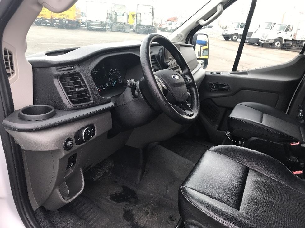 Cargo Van (Panel Van)-Light and Medium Duty Trucks-Ford-2023-Transit 250-Brooklyn Park-MN-30,791\n\t\tmiles-$ 57,500 - Image 15