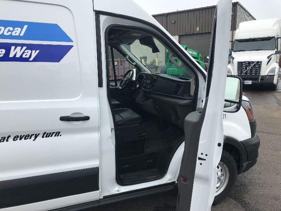 Cargo Van (Panel Van)-Light and Medium Duty Trucks-Ford-2023-Transit 250-Brooklyn Park-MN-30,791\n\t\tmiles-$ 57,500 - Image 18