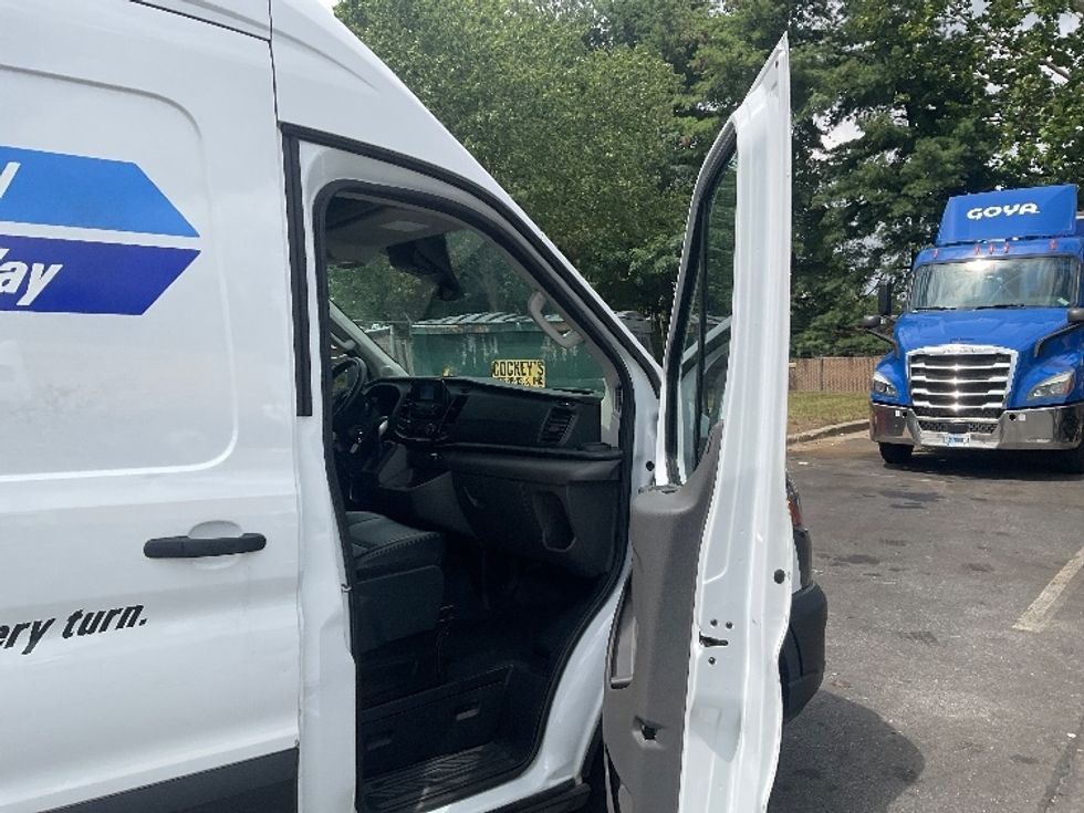 Cargo Van (Panel Van)-Light and Medium Duty Trucks-Ford-2023-Transit 250-Capitol Heights-MD-39,340\n\t\tmiles-$ 41,750 - Image 16