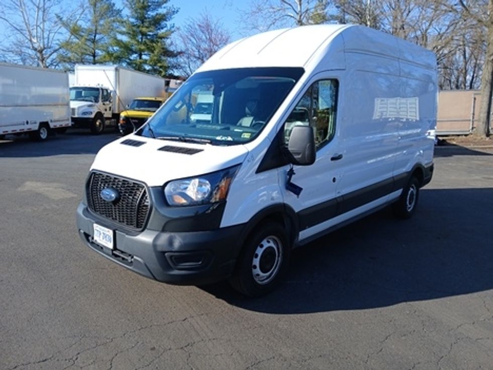 Cargo Van (Panel Van)-Light and Medium Duty Trucks-Ford-2023-Transit 250-Capitol Heights-MD-39,340\n\t\tmiles-$ 41,750 - Image 2