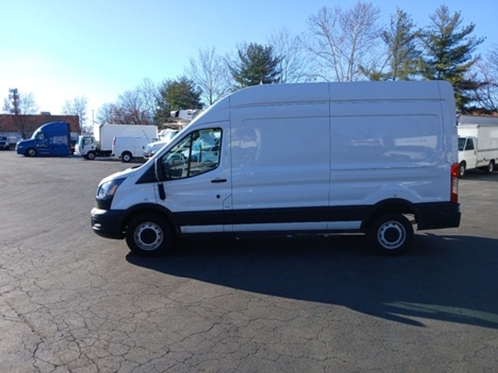 Cargo Van (Panel Van)-Light and Medium Duty Trucks-Ford-2023-Transit 250-Capitol Heights-MD-39,340\n\t\tmiles-$ 41,750 - Image 3