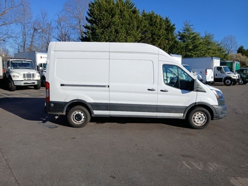 Cargo Van (Panel Van)-Light and Medium Duty Trucks-Ford-2023-Transit 250-Capitol Heights-MD-39,340\n\t\tmiles-$ 41,750 - Image 6