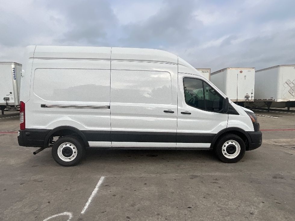 Cargo Van (Panel Van)-Light and Medium Duty Trucks-Ford-2023-Transit 250-Carrollton-TX-77,768\n\t\tmiles-$ 42,000 - Image 15